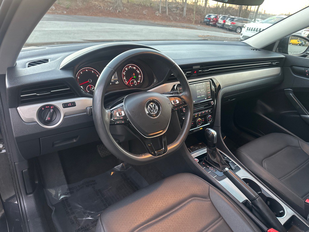 2021 Volkswagen Passat Image 11
