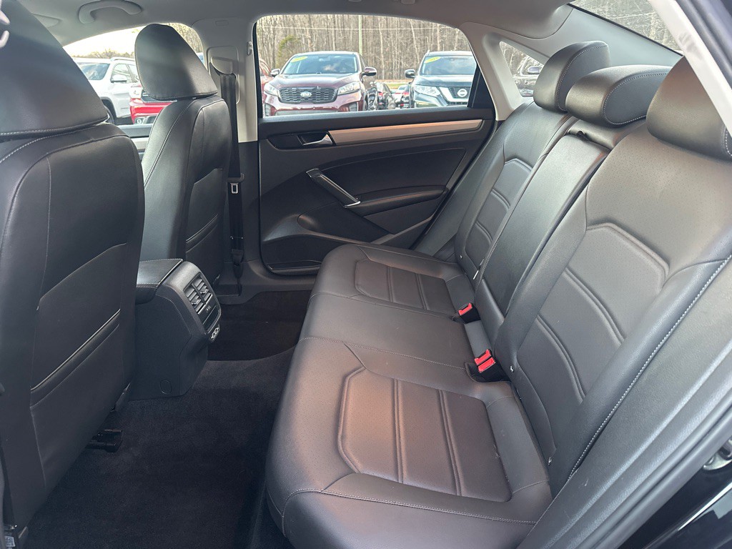 2021 Volkswagen Passat Image 13