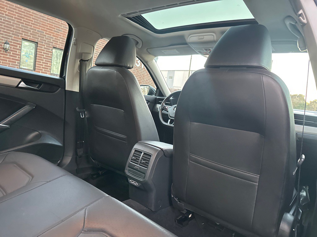 2021 Volkswagen Passat Image 17