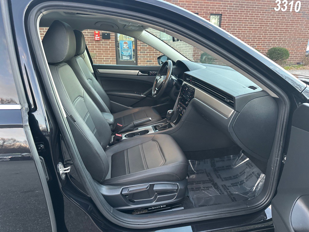 2021 Volkswagen Passat Image 18