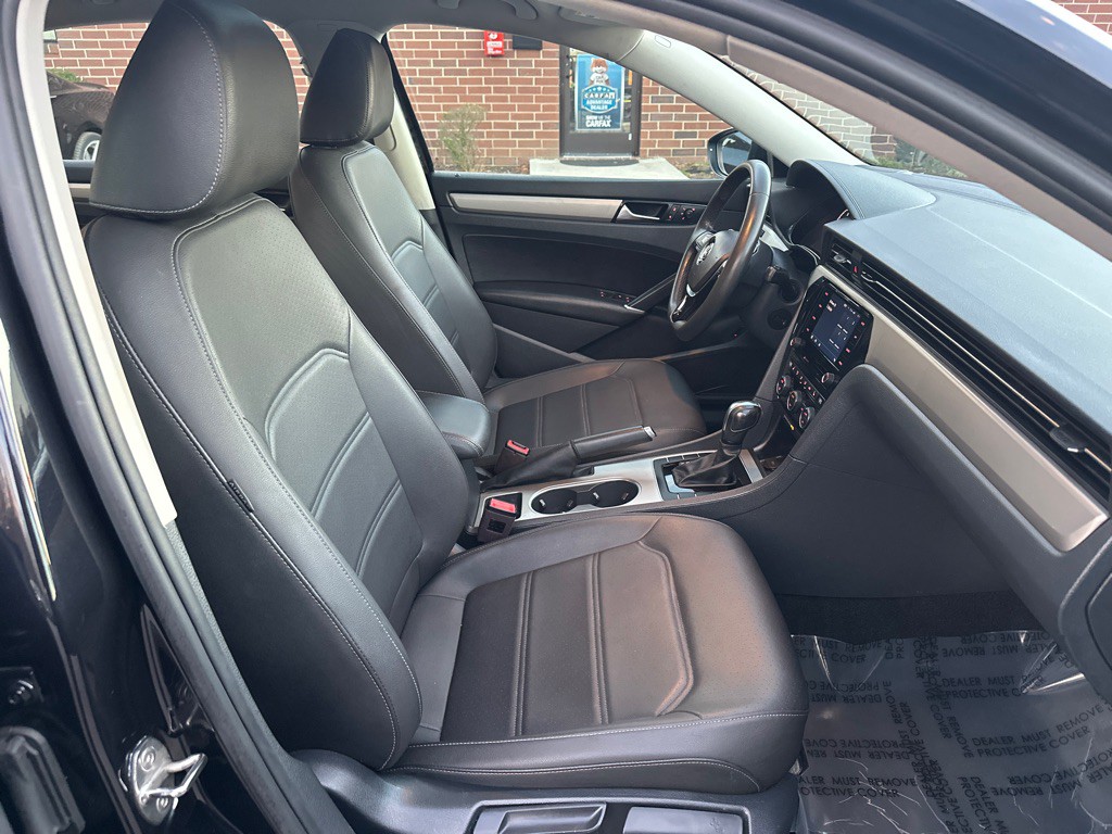 2021 Volkswagen Passat Image 19