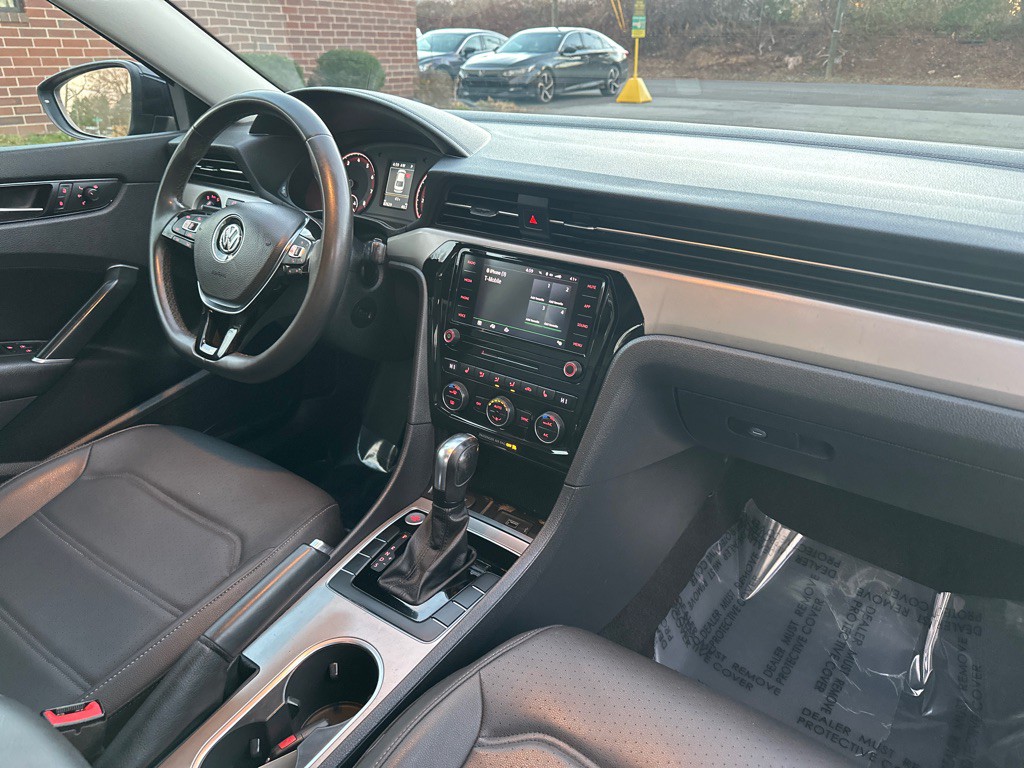 2021 Volkswagen Passat Image 20
