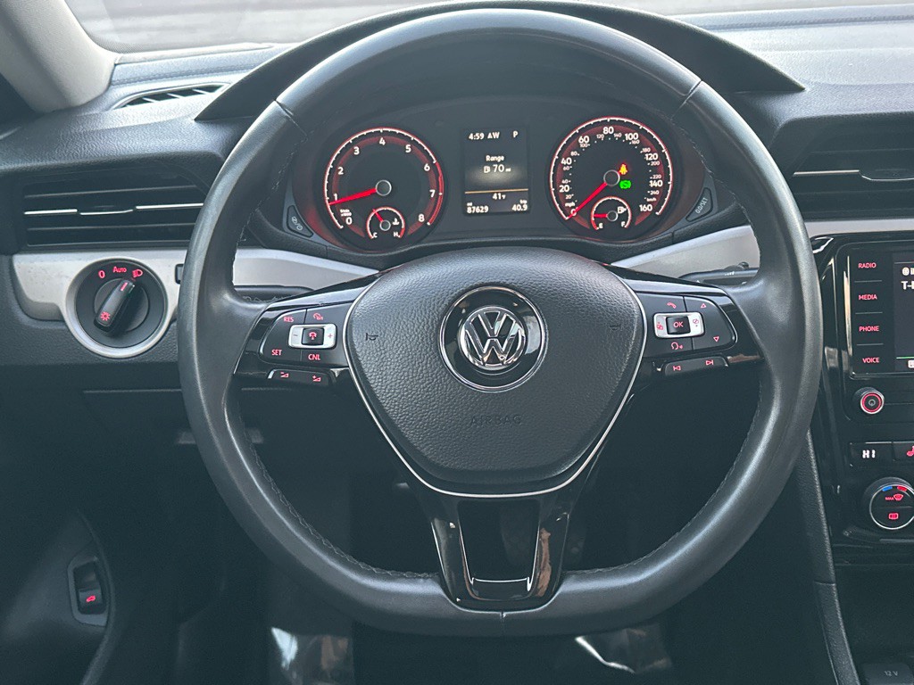 2021 Volkswagen Passat Image 22