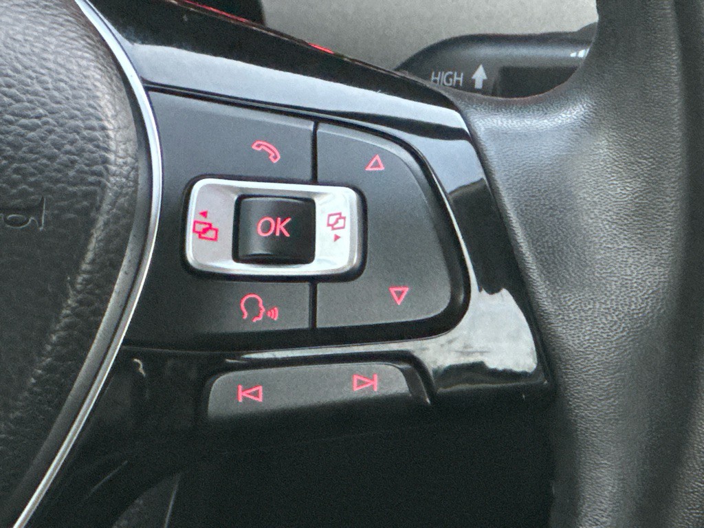 2021 Volkswagen Passat Image 23