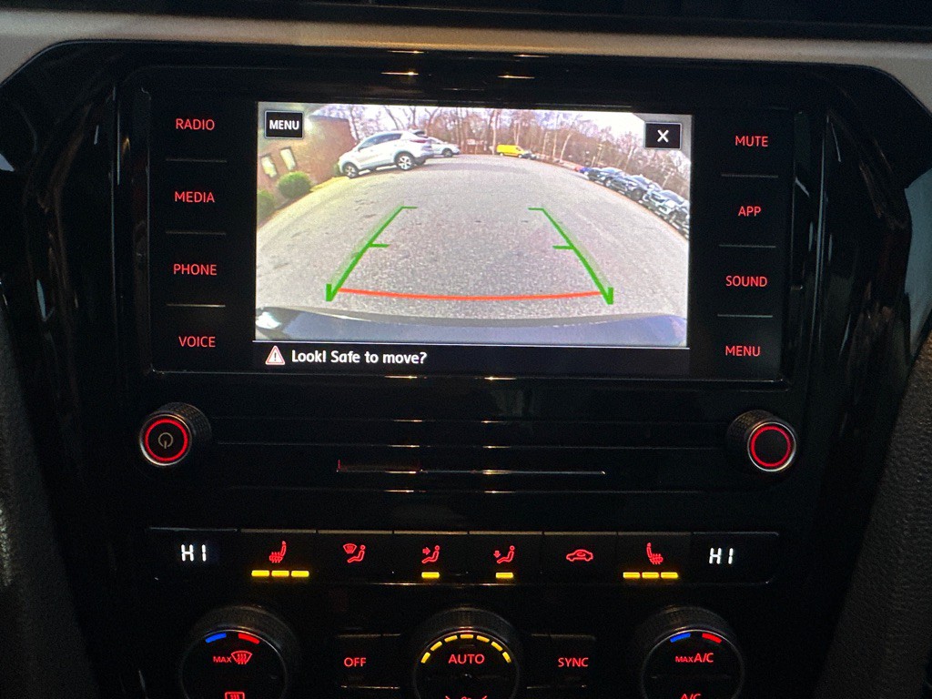 2021 Volkswagen Passat Image 27