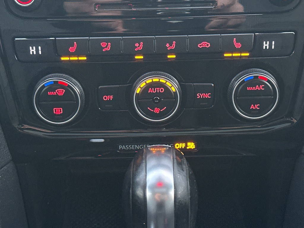 2021 Volkswagen Passat Image 28