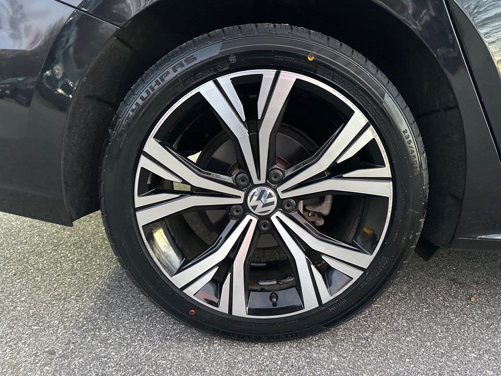 2021 Volkswagen Passat Image 39