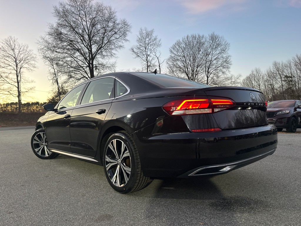 2021 Volkswagen Passat Image 43