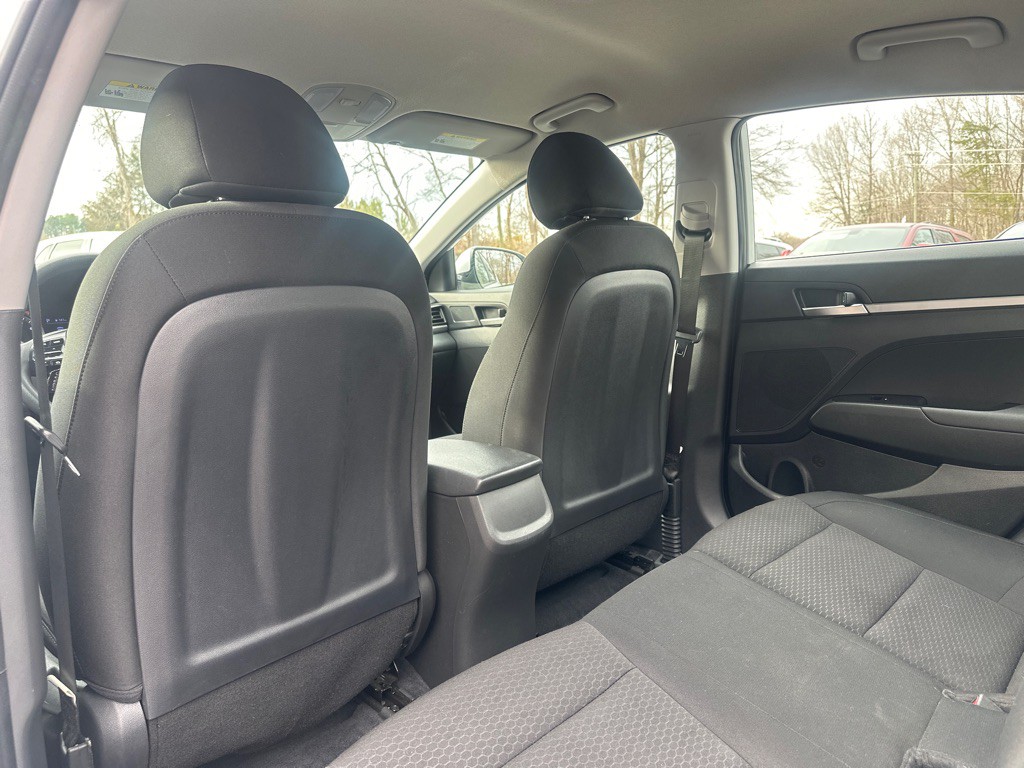 2020 Hyundai Elantra Image 15