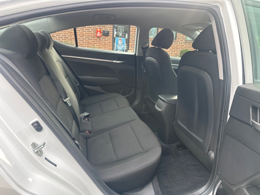 2020 Hyundai Elantra Image 16