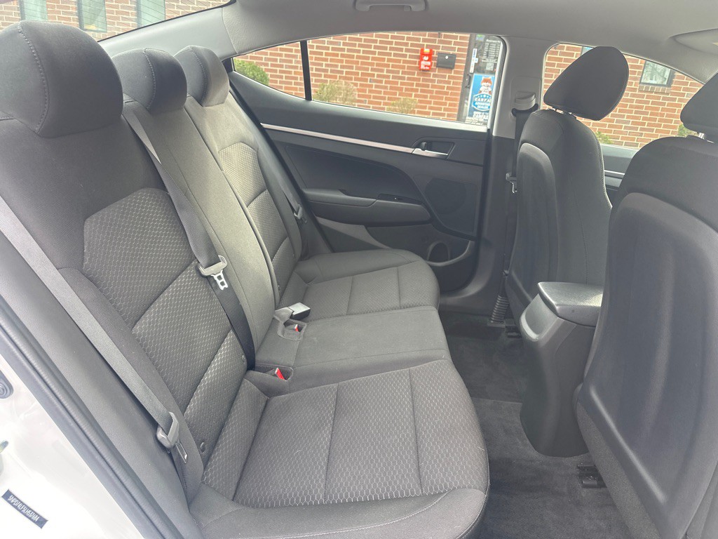 2020 Hyundai Elantra Image 17