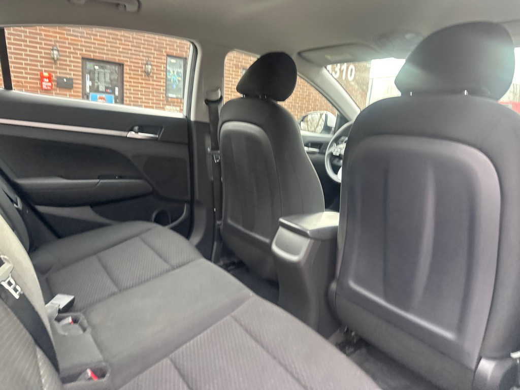 2020 Hyundai Elantra Image 18