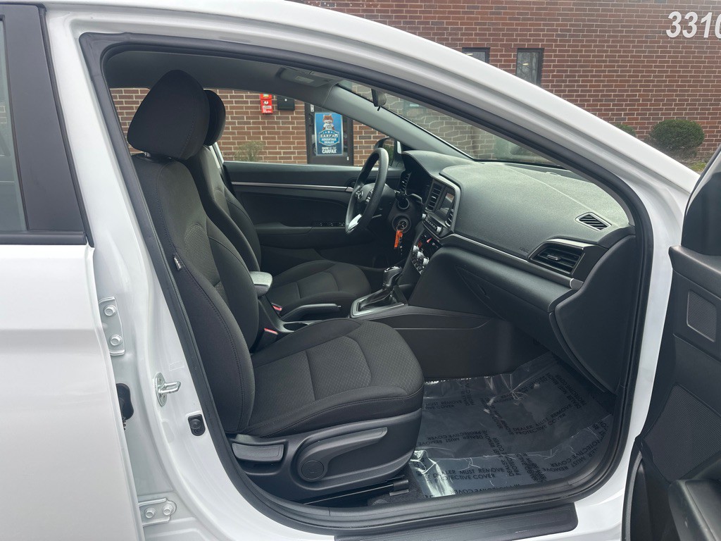 2020 Hyundai Elantra Image 19