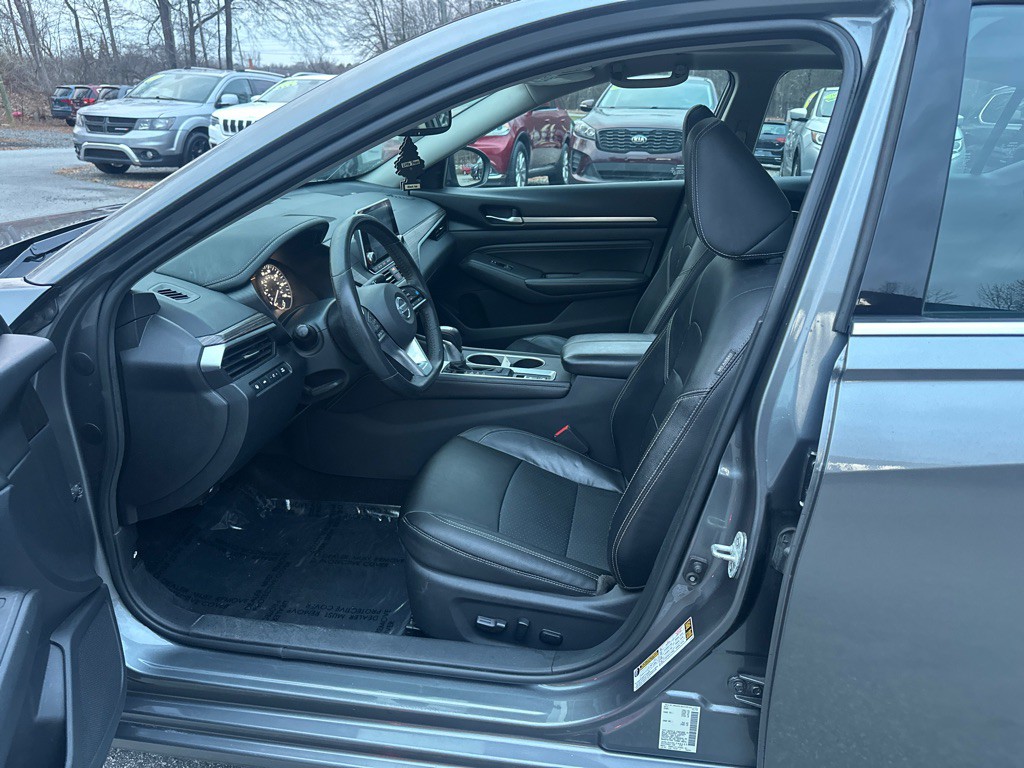 2019 Nissan Altima Image 9