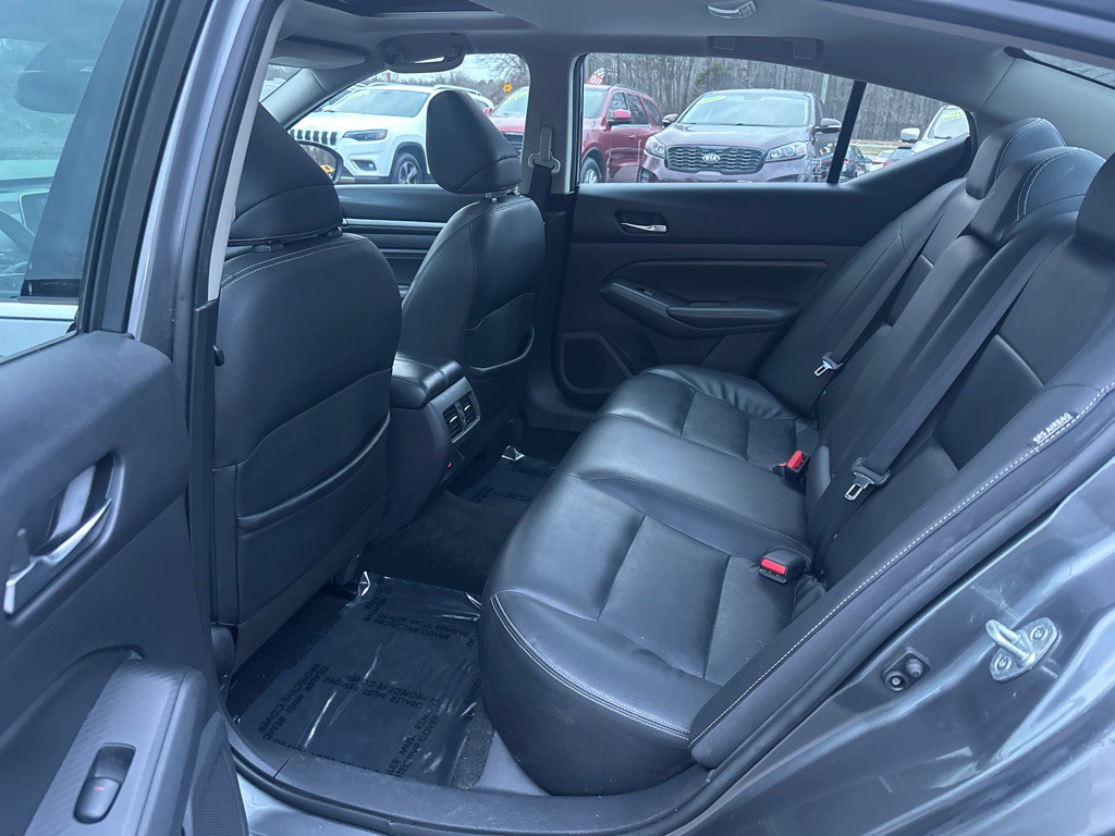 2019 Nissan Altima Image 13