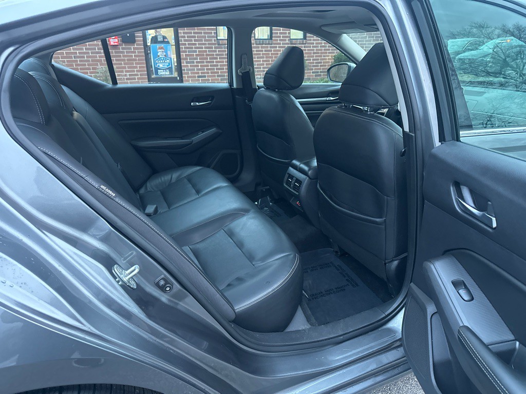 2019 Nissan Altima Image 15