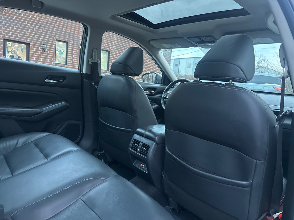 2019 Nissan Altima Image 17