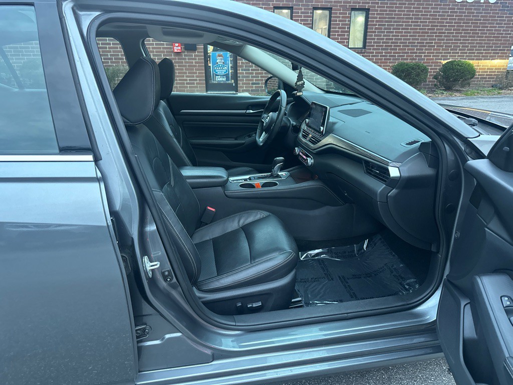 2019 Nissan Altima Image 18