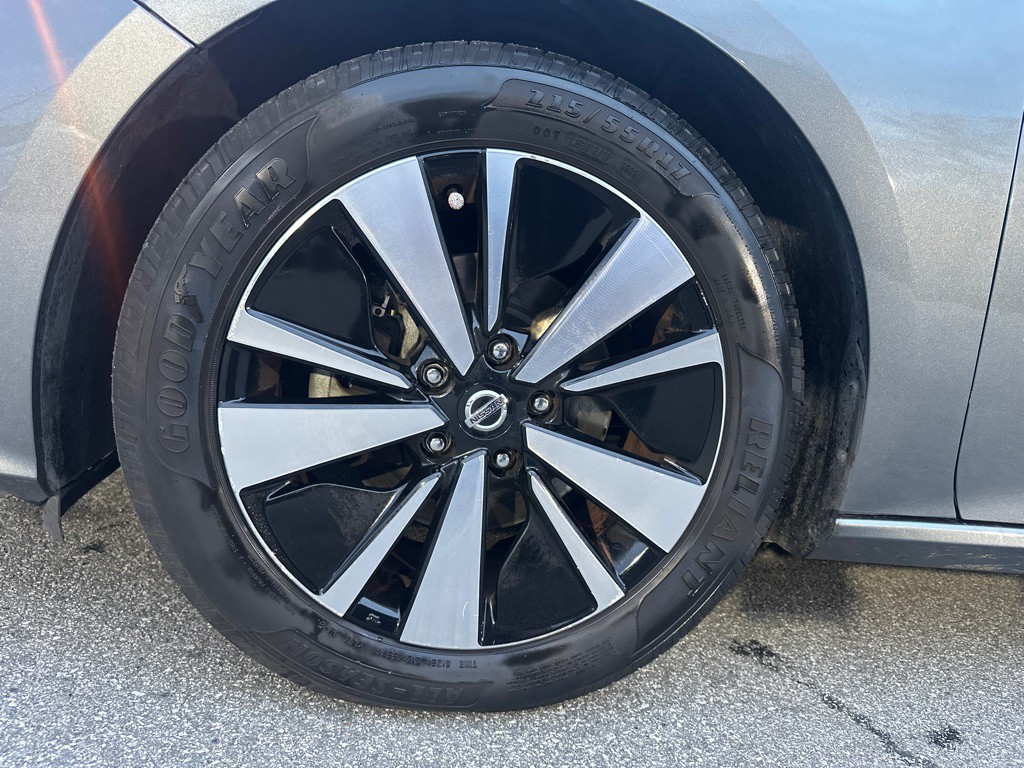 2019 Nissan Altima Image 41