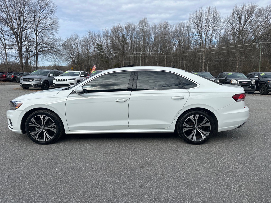 2021 Volkswagen Passat Image 4