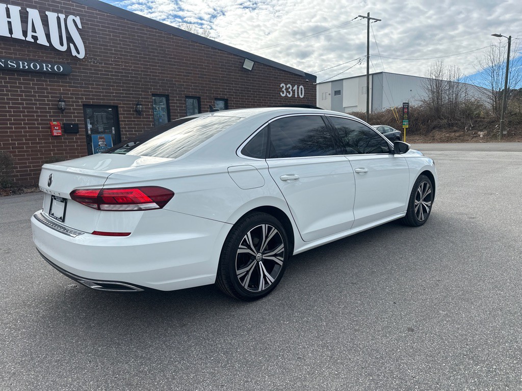 2021 Volkswagen Passat Image 7