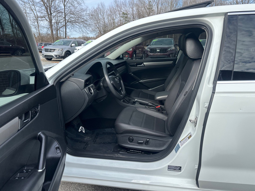 2021 Volkswagen Passat Image 9