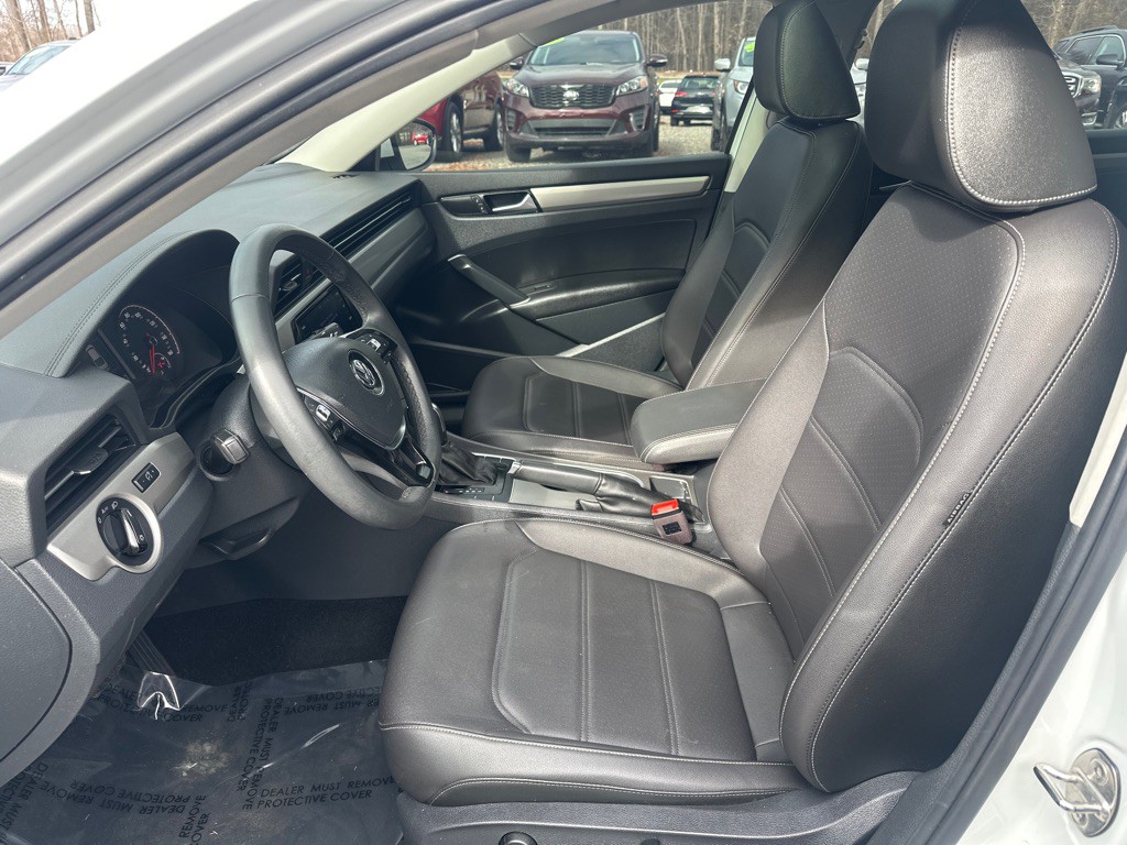 2021 Volkswagen Passat Image 11