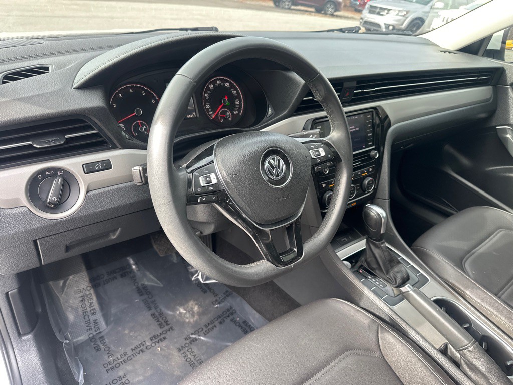 2021 Volkswagen Passat Image 12