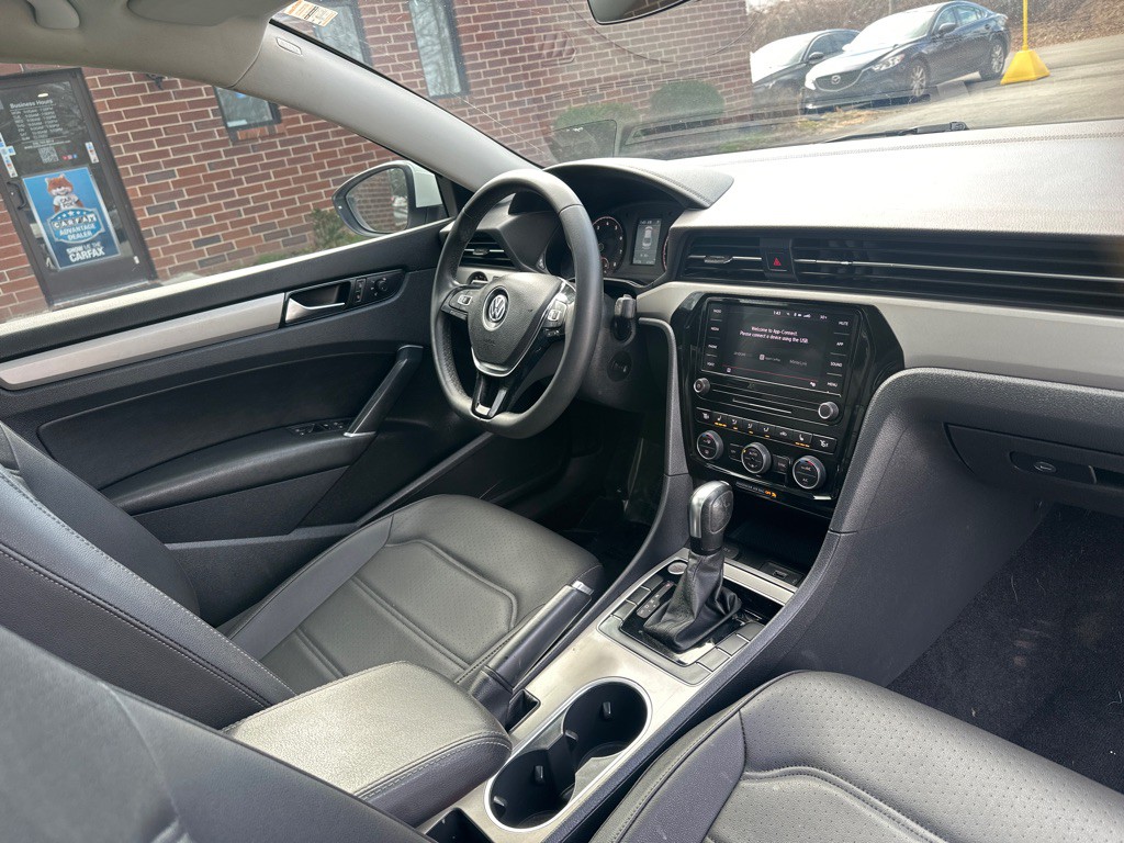 2021 Volkswagen Passat Image 23
