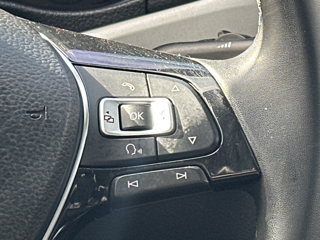 2021 Volkswagen Passat Image 28