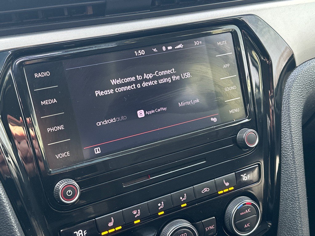 2021 Volkswagen Passat Image 33