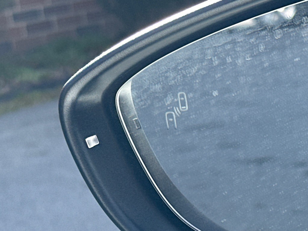 2021 Volkswagen Passat Image 35