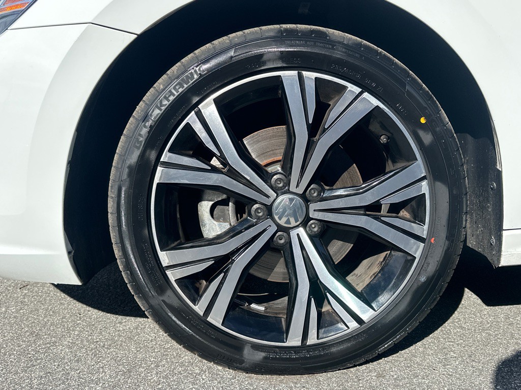 2021 Volkswagen Passat Image 41