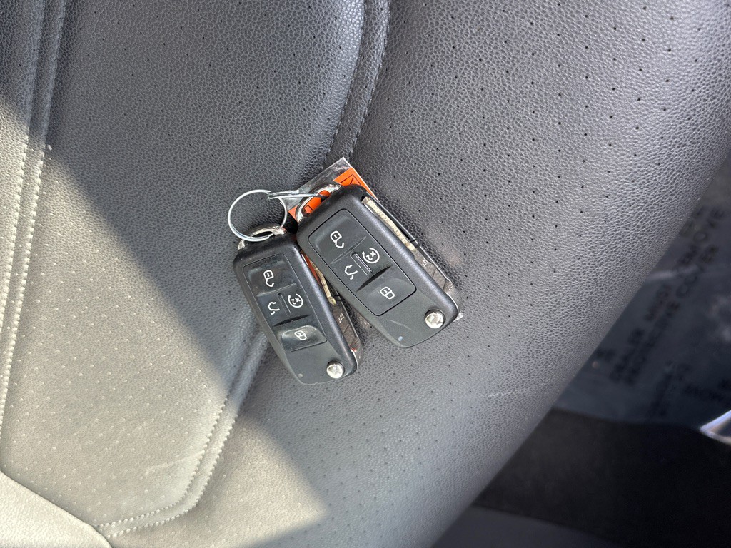 2021 Volkswagen Passat Image 44