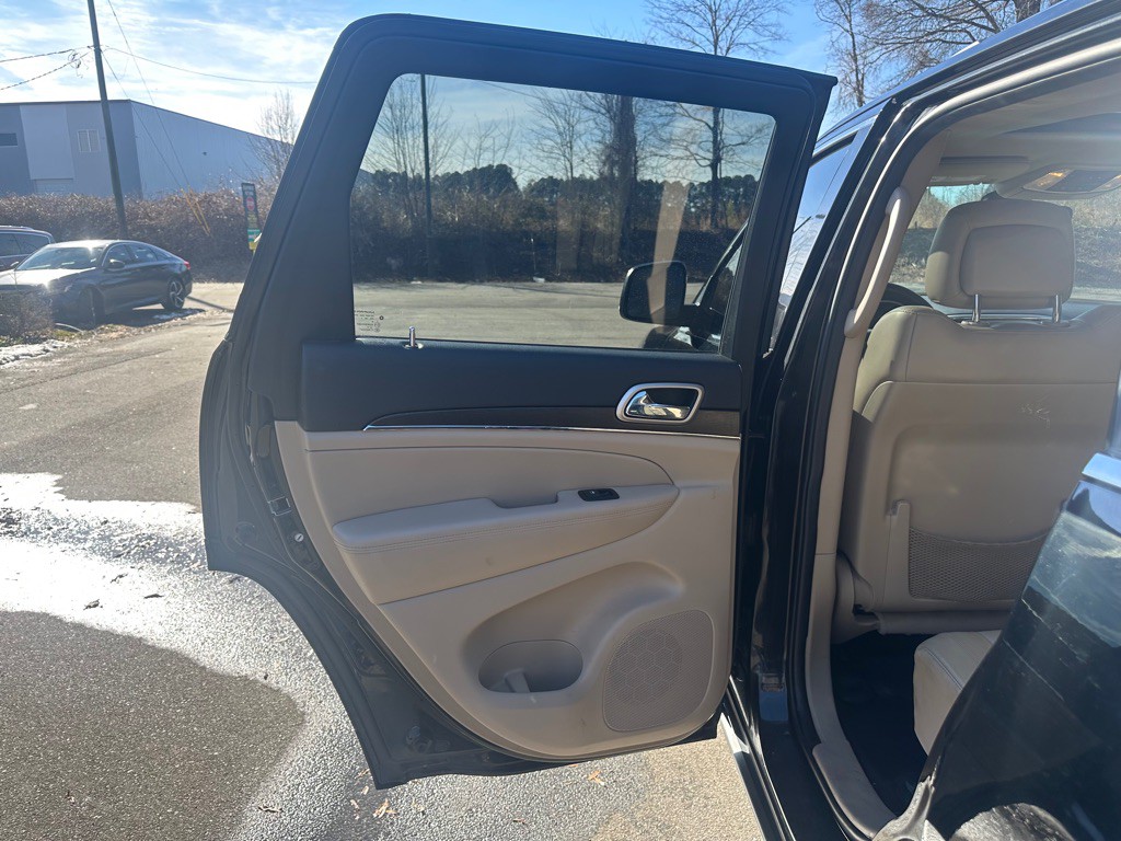 2017 Jeep Grand Cherokee Image 14