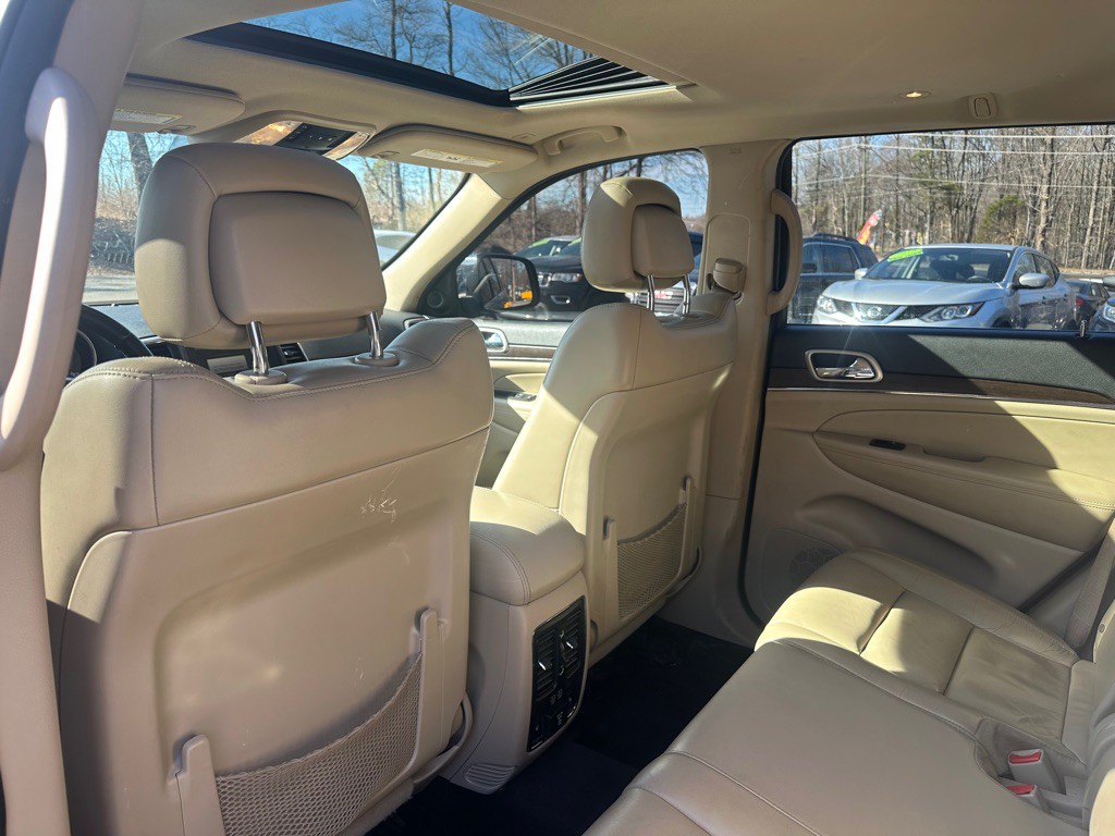 2017 Jeep Grand Cherokee Image 18