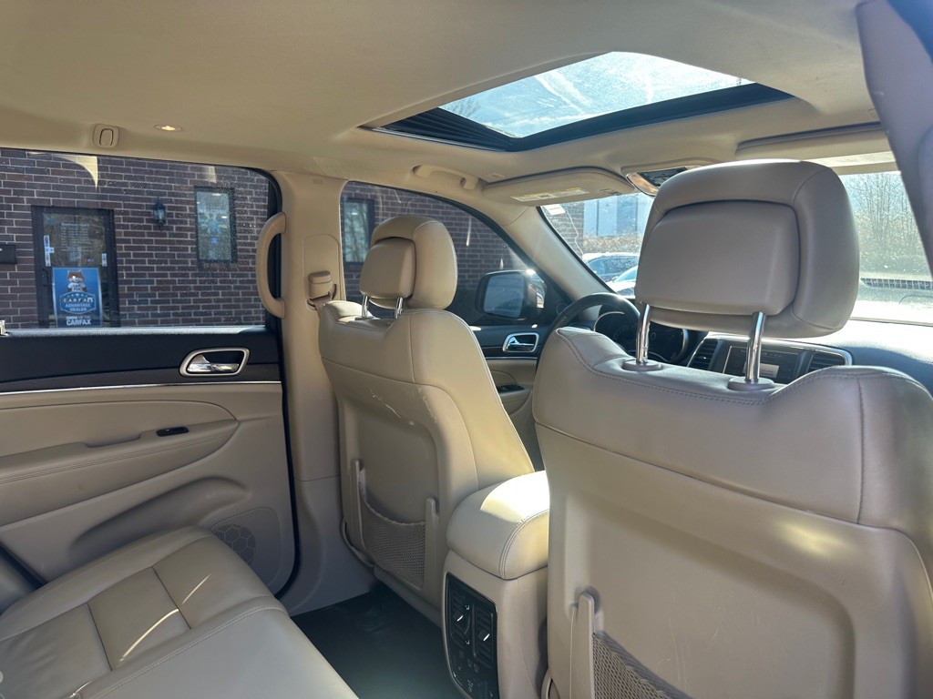 2017 Jeep Grand Cherokee Image 22