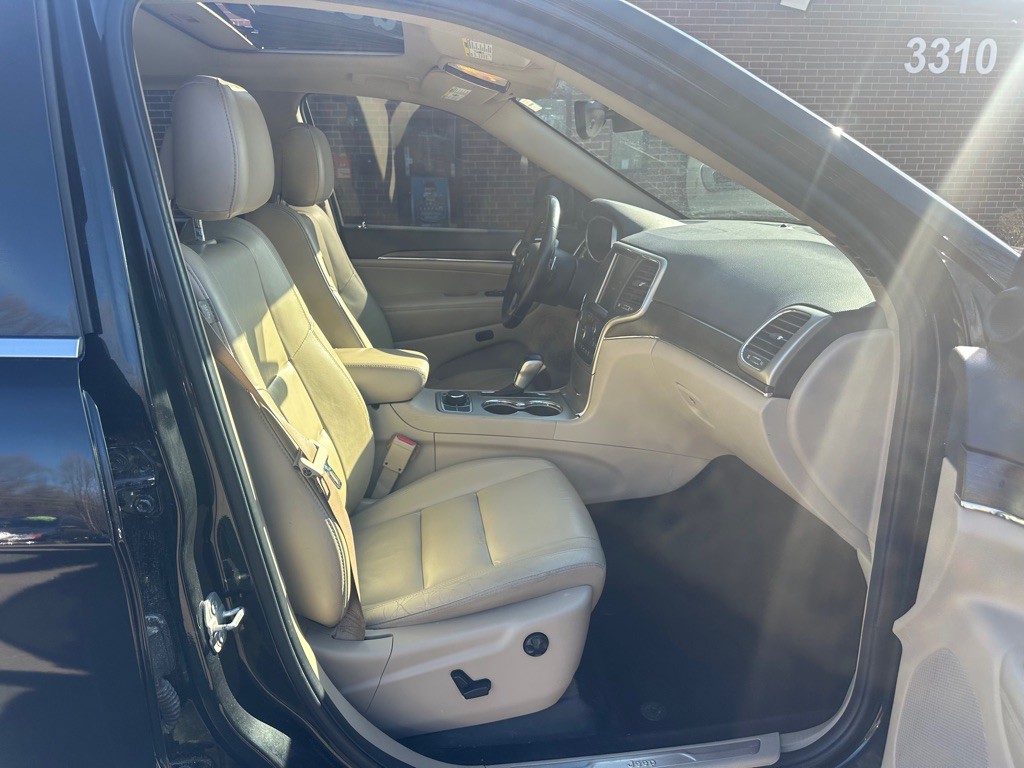 2017 Jeep Grand Cherokee Image 23