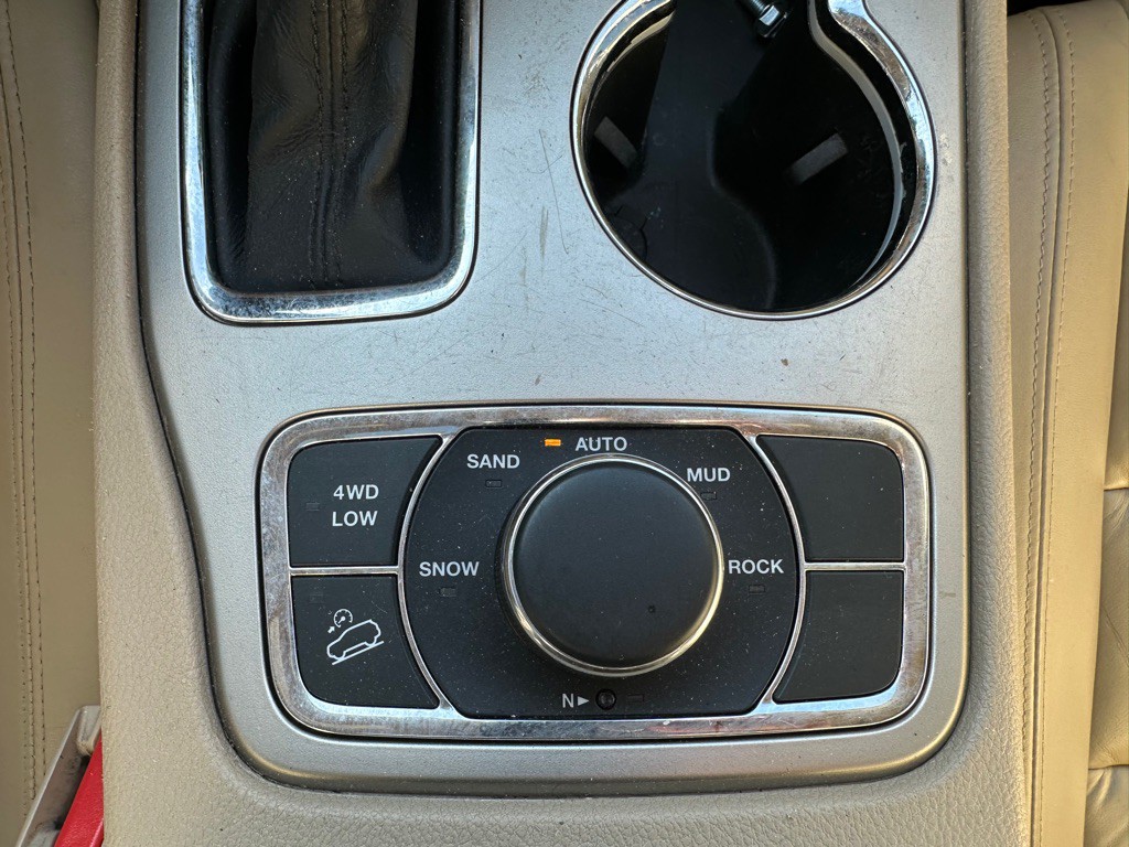 2017 Jeep Grand Cherokee Image 31