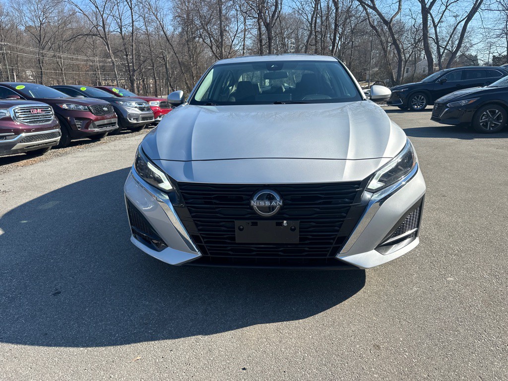 2023 Nissan Altima Image 3
