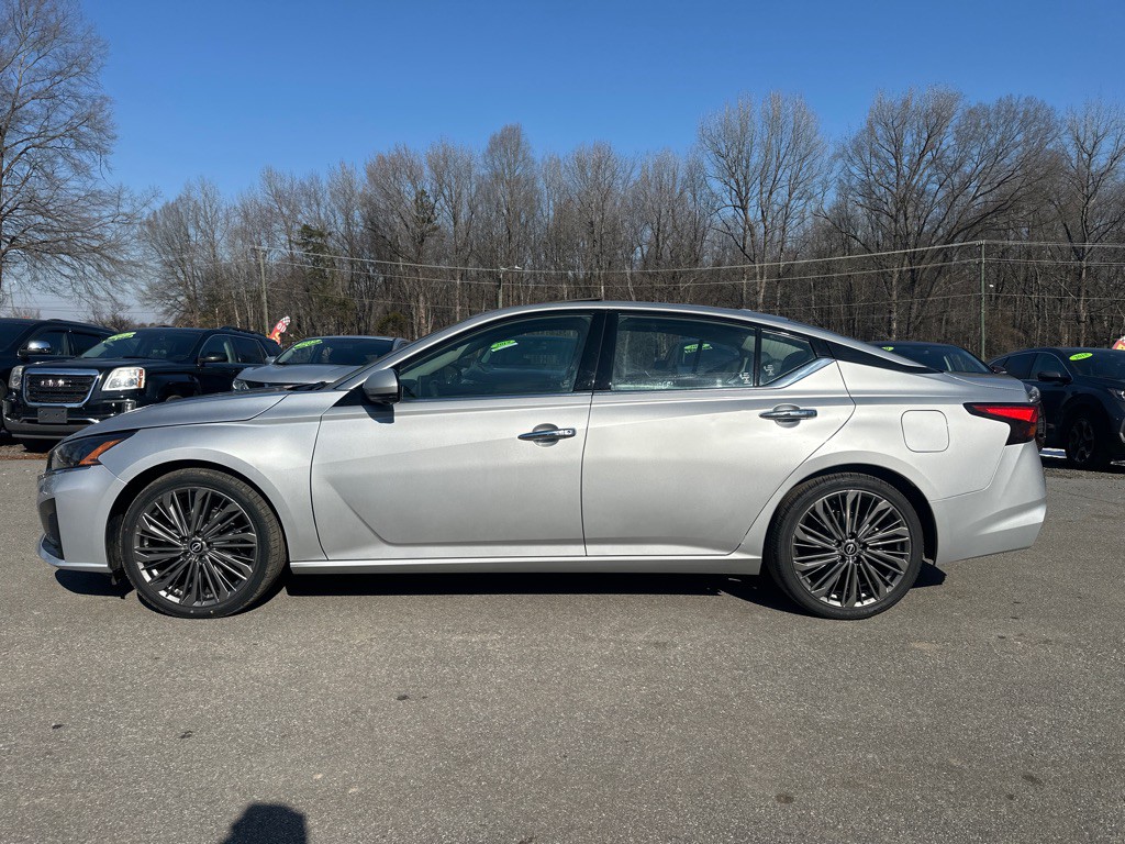 2023 Nissan Altima Image 4