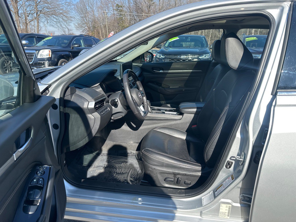 2023 Nissan Altima Image 9