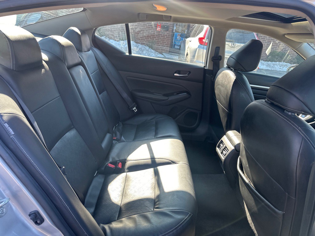 2023 Nissan Altima Image 17