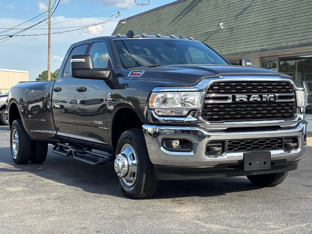 2024 RAM 3500 Image 4