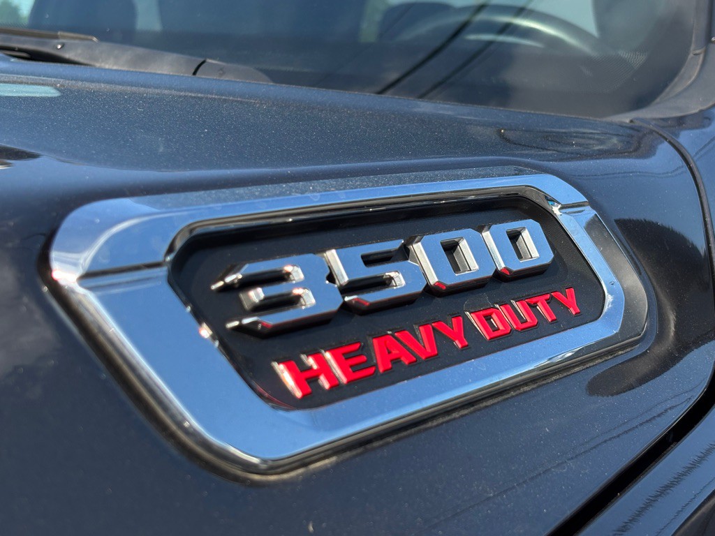2024 RAM 3500 Image 12