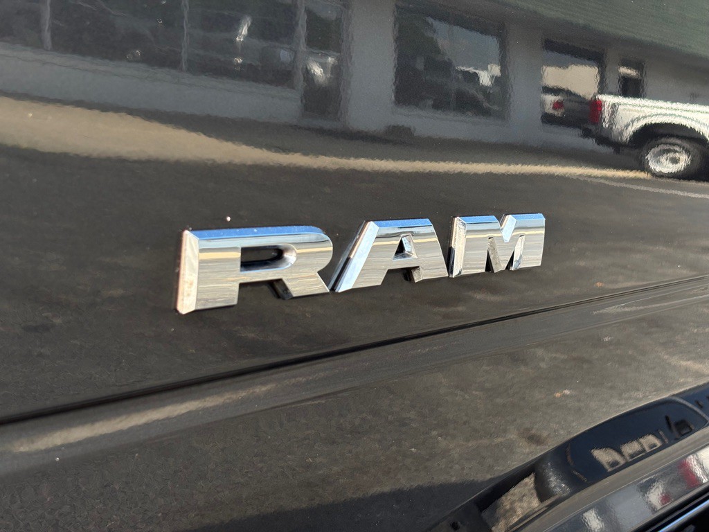 2024 RAM 3500 Image 14