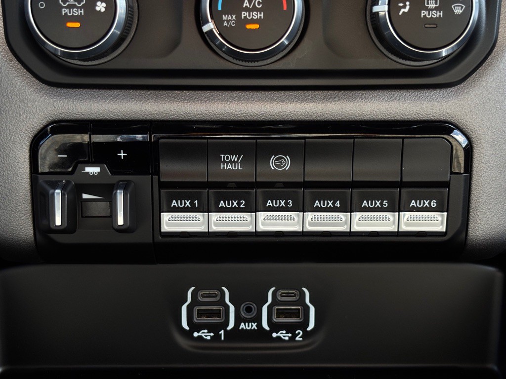 2024 RAM 3500 Image 48