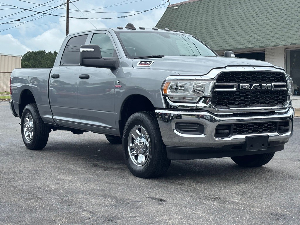 2024 RAM 2500 Image 3
