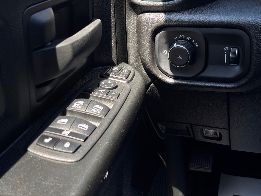 2024 RAM 2500 Image 33