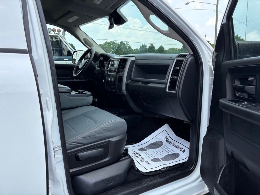 2017 RAM 2500 Image 32